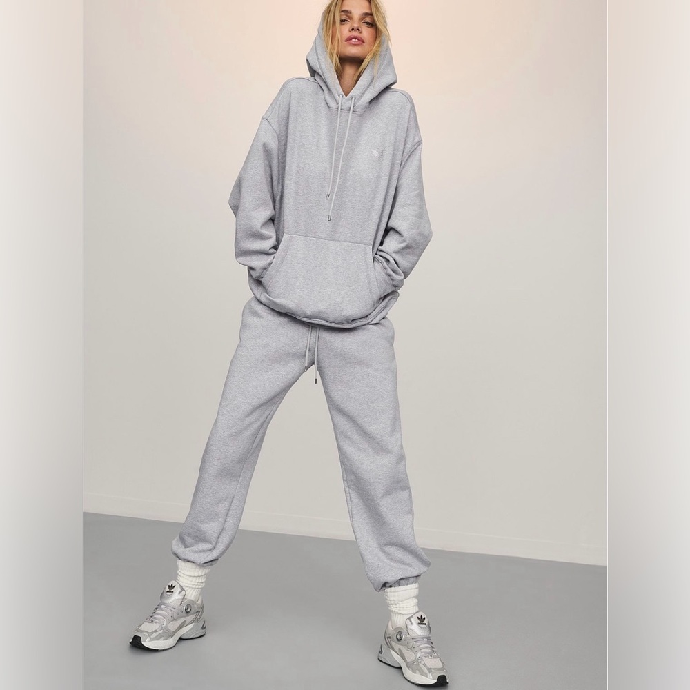 Victoria’s Secret Angel Essentials Iconic Fleece Relaxed Sweat Set